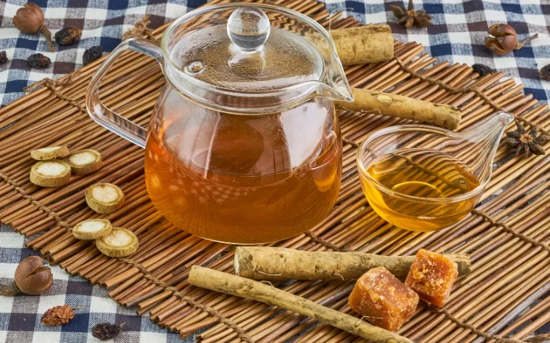 Uống ngưu bàng hàng ngày có hại không? Liều an toàn và 5 tác dụng phụ cần biết